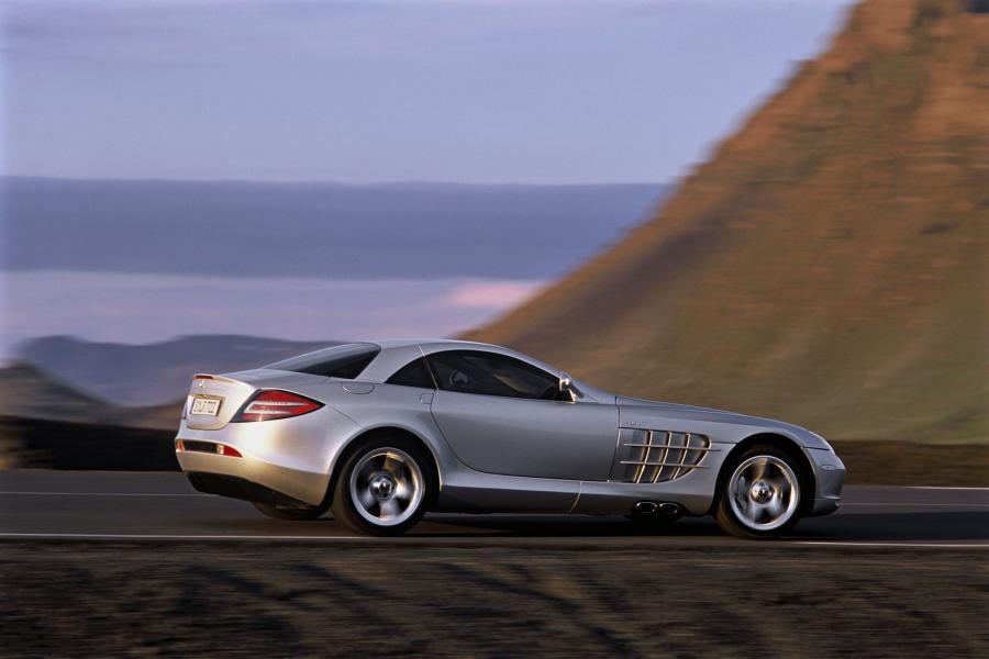  Mercedes-Benz SLR McLaren 2003 года  (фото 25 из 319)